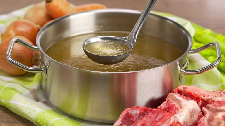 Waarom smaakt bouillon zo flauw? Deze populaire ingrediënt is de boosdoener