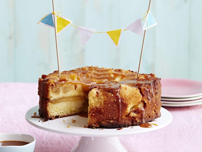 Ewa Wachowicz bakt de beroemde Bretonse appeltaart. De gouden regel 4×1 is al eeuwenlang bekend