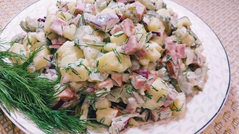 De beroemde Duitse salade: vervangt de lunch of het avondeten