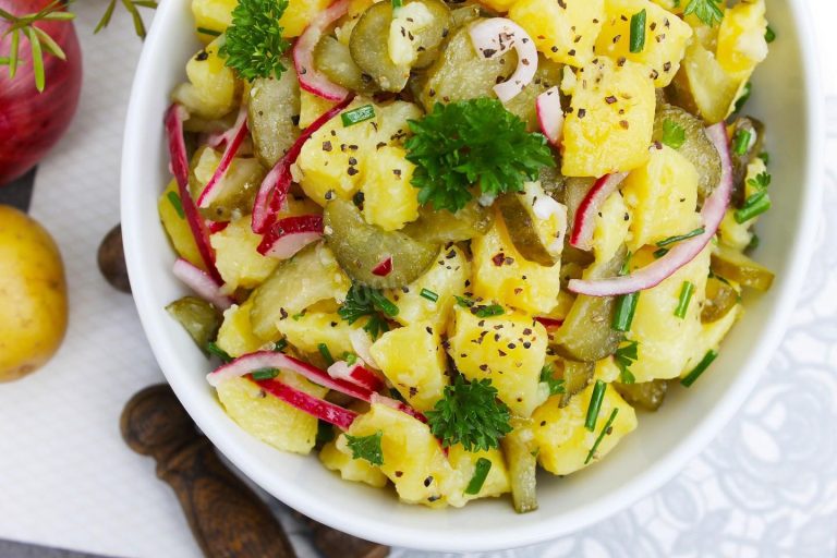 Silezische aardappelsalade: receptideeën voor elke smaak