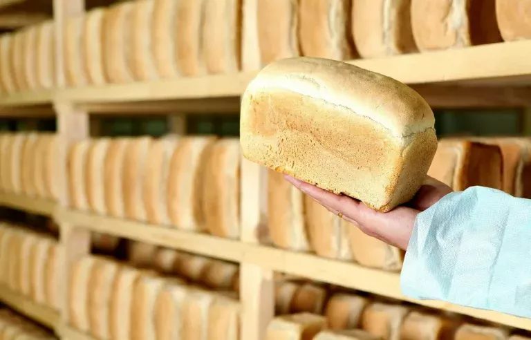 endocrinoloog: “Als je stopt met het eten van industrieel brood zul je afvallen en zullen je trek en cardiovasculaire gezondheid verbeteren”.