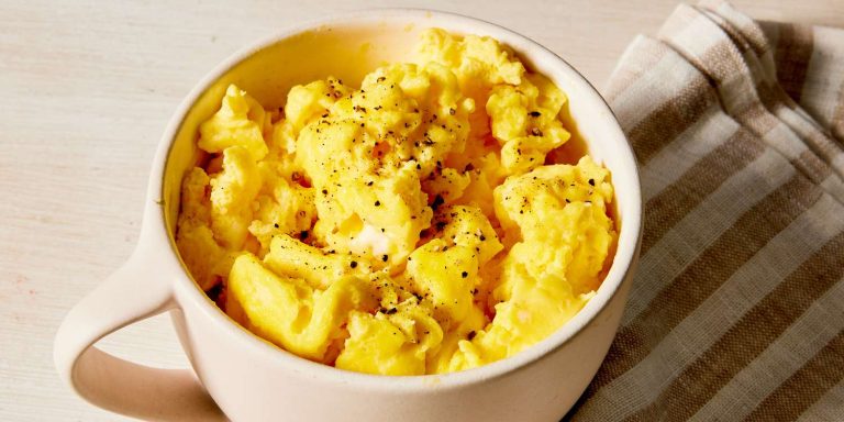 Ik bak geen eieren meer in een pan – met een gewone beker smaken ze twee keer zo lekker