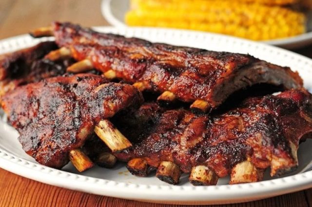 Het sappige, ouderwetse BBQ-vlees dat vóór rundvlees en varkensvlees kwam