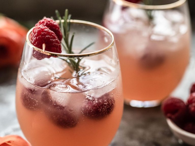 Wijnexpert: “Het is jammer dat veel mensen geen glas wijn met ijs durven te drinken omdat ze denken dat ze iets verkeerd doen, terwijl het juist goed is om ervan te genieten zoals je het lekker vindt.