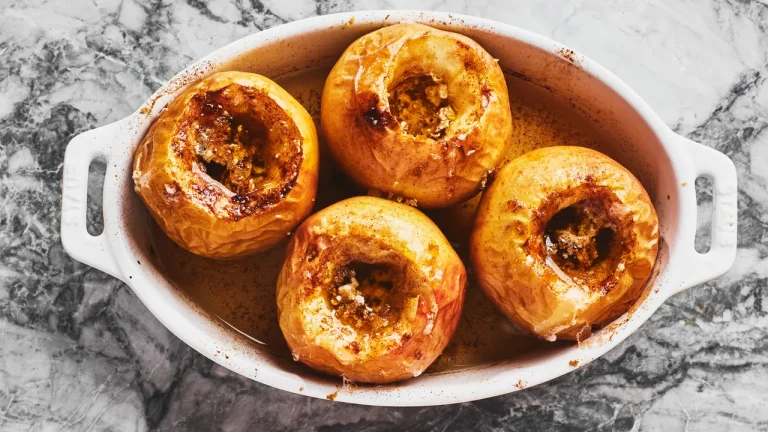 Smeltende gebakken appels uit de oven: een supermakkelijk recept om van te smullen!