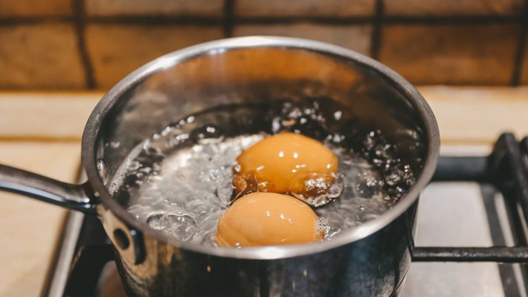 De meeste maken een fout bij het koken van eieren. Ze verliezen alle voedingswaarden