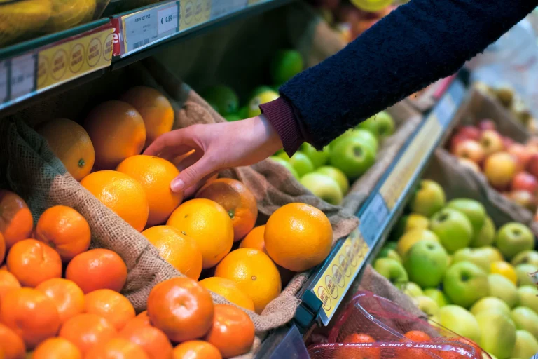 Vermijd misleiding in de fruitafdeling: hoe herken je een zoete en sappige sinaasappel?