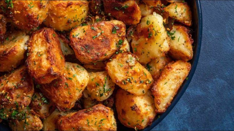 Zo maak je de beste gebakken aardappelen die niemand wil missen