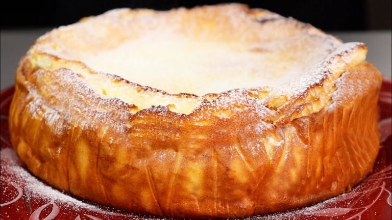 Als je genoeg hebt van kwarkballetjes. Zachte, luchtige cake uit de pan: eenvoudig en snel