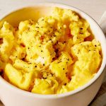 Ik bak geen eieren meer in een pan – met een gewone beker smaken ze twee keer zo lekker
