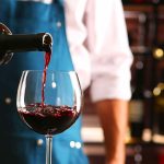 Sommelier: “Voor een wijn is 15 euro een heel goede prijs; denken dat een merk beter is omdat het beroemd is, is een vergissing”.