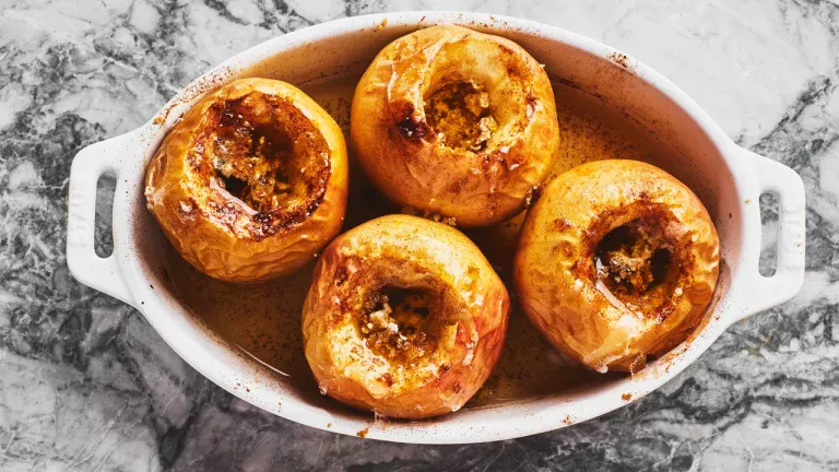 Smeltende gebakken appels uit de oven: een supermakkelijk recept om van te smullen!