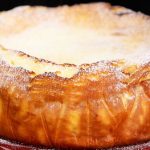Als je genoeg hebt van kwarkballetjes. Zachte, luchtige cake uit de pan: eenvoudig en snel