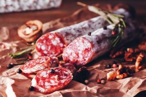 In Lombardije is er een dorpje waar de economie volledig draait om salami (een van de duurste van Italië)