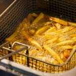 Beter dan zonnebloemolie: de wereldkampioene frietbakken geeft hier de voorkeur aan